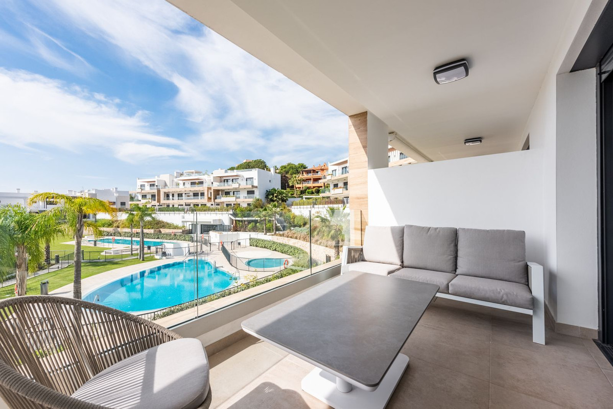 2 Bed Apartment for sale in Estepona Costa Del Sol, Málaga, Spain