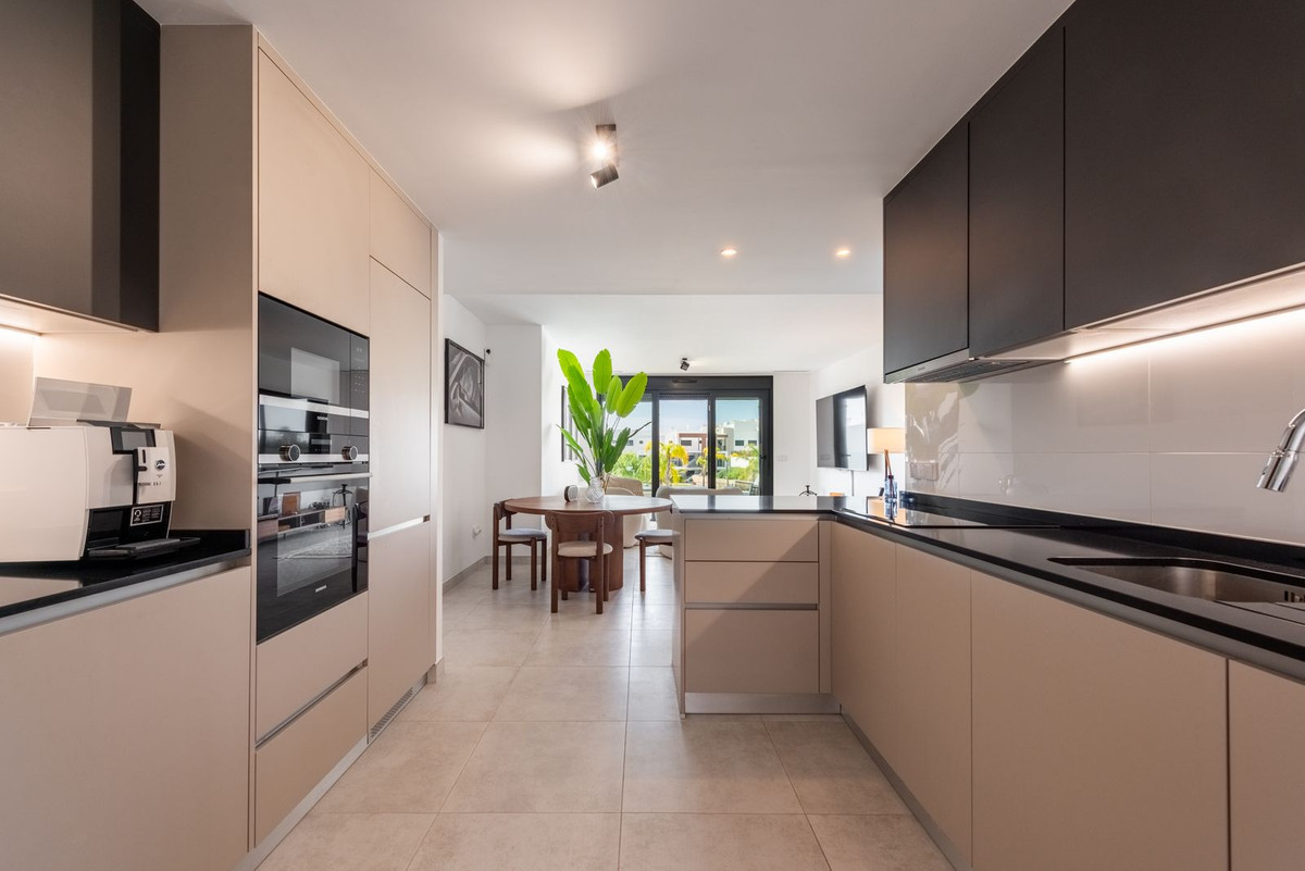 2 Bed Apartment for sale in Estepona Costa Del Sol, Málaga, Spain