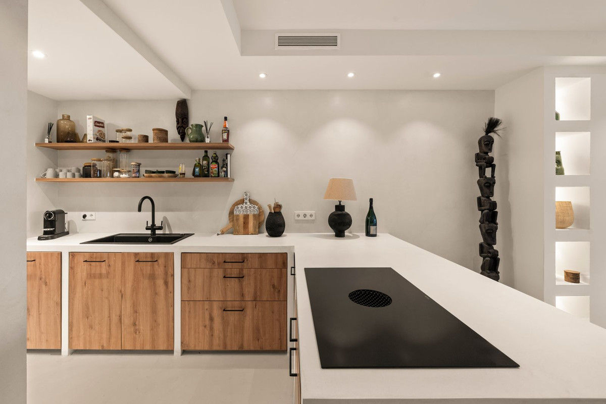 4 Bed Townhouse for sale in The Golden Mile Costa Del Sol, Málaga, Spain
