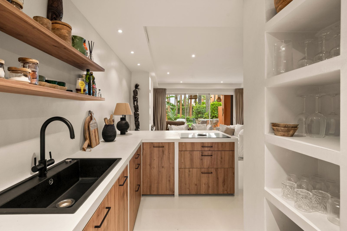 4 Bed Townhouse for sale in The Golden Mile Costa Del Sol, Málaga, Spain