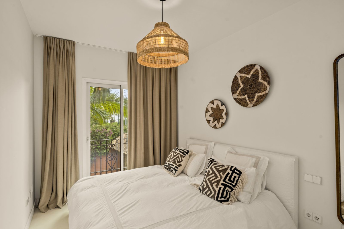 4 Bed Townhouse for sale in The Golden Mile Costa Del Sol, Málaga, Spain