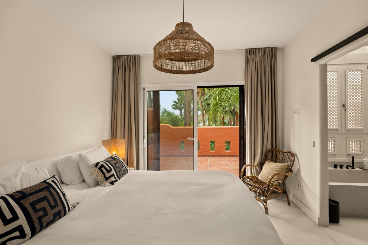 4 Bed Townhouse for sale in The Golden Mile Costa Del Sol, Málaga, Spain