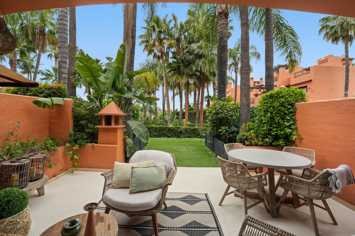 4 Bed Townhouse for sale in The Golden Mile Costa Del Sol, Málaga, Spain
