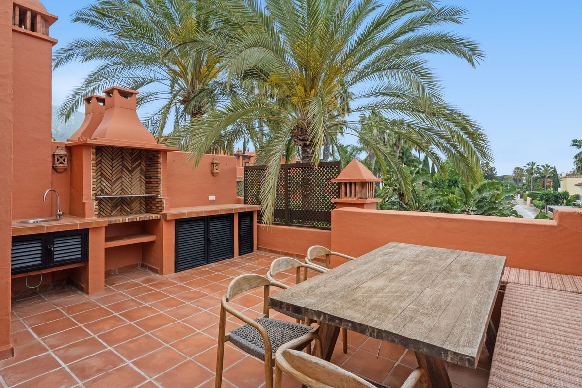 4 Bed Townhouse for sale in The Golden Mile Costa Del Sol, Málaga, Spain