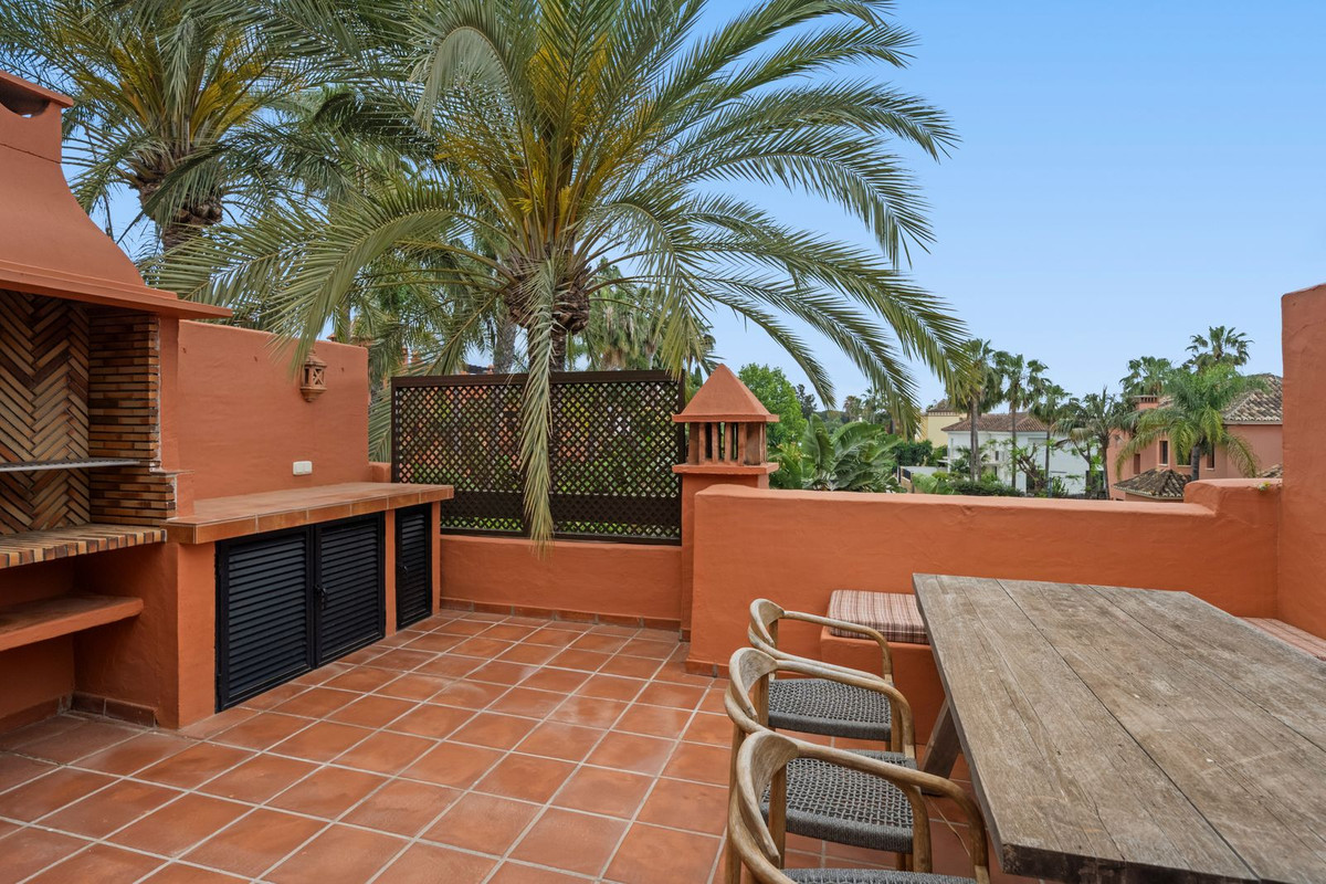 4 Bed Townhouse for sale in The Golden Mile Costa Del Sol, Málaga, Spain