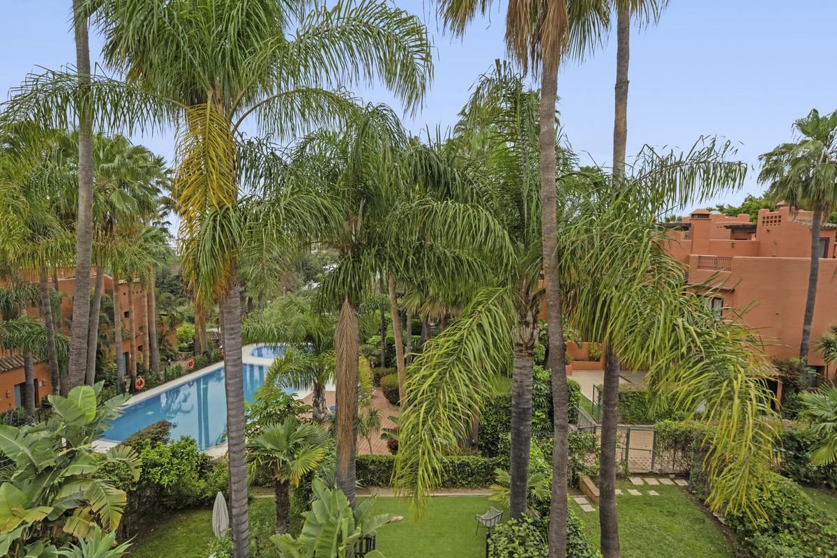 4 Bed Townhouse for sale in The Golden Mile Costa Del Sol, Málaga, Spain