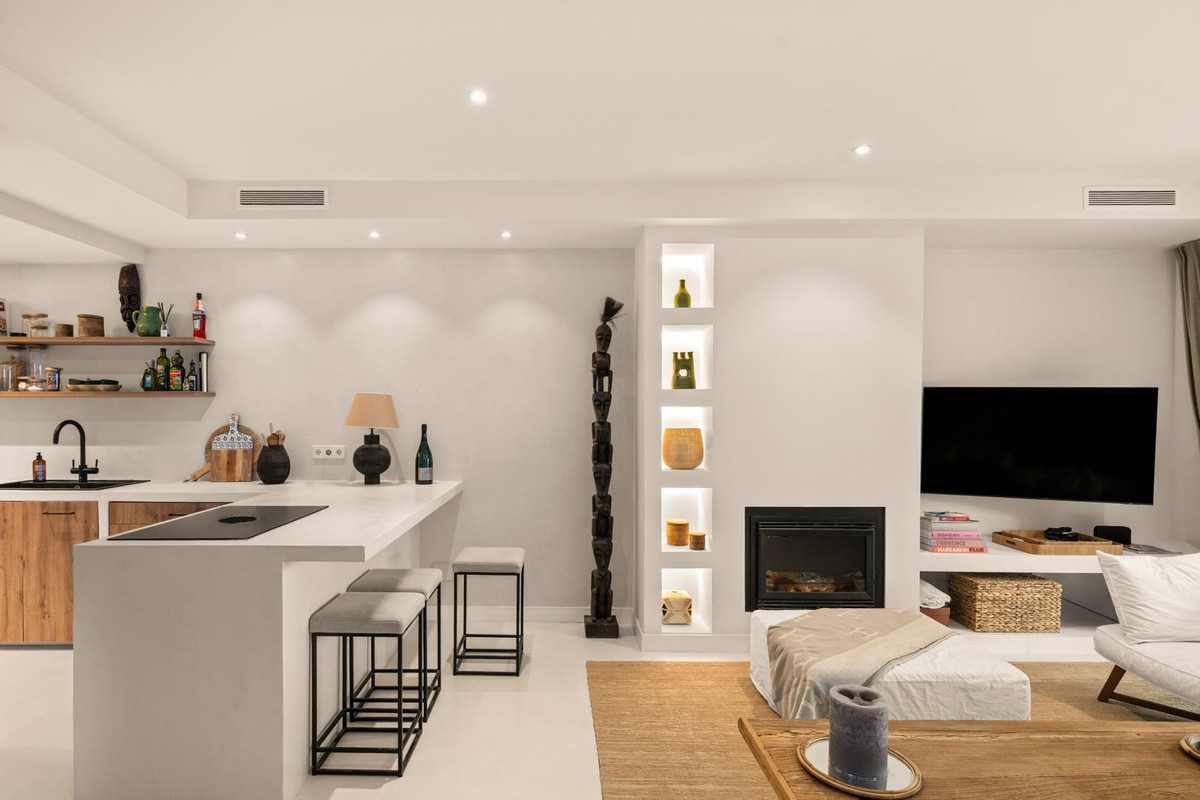 4 Bed Townhouse for sale in The Golden Mile Costa Del Sol, Málaga, Spain