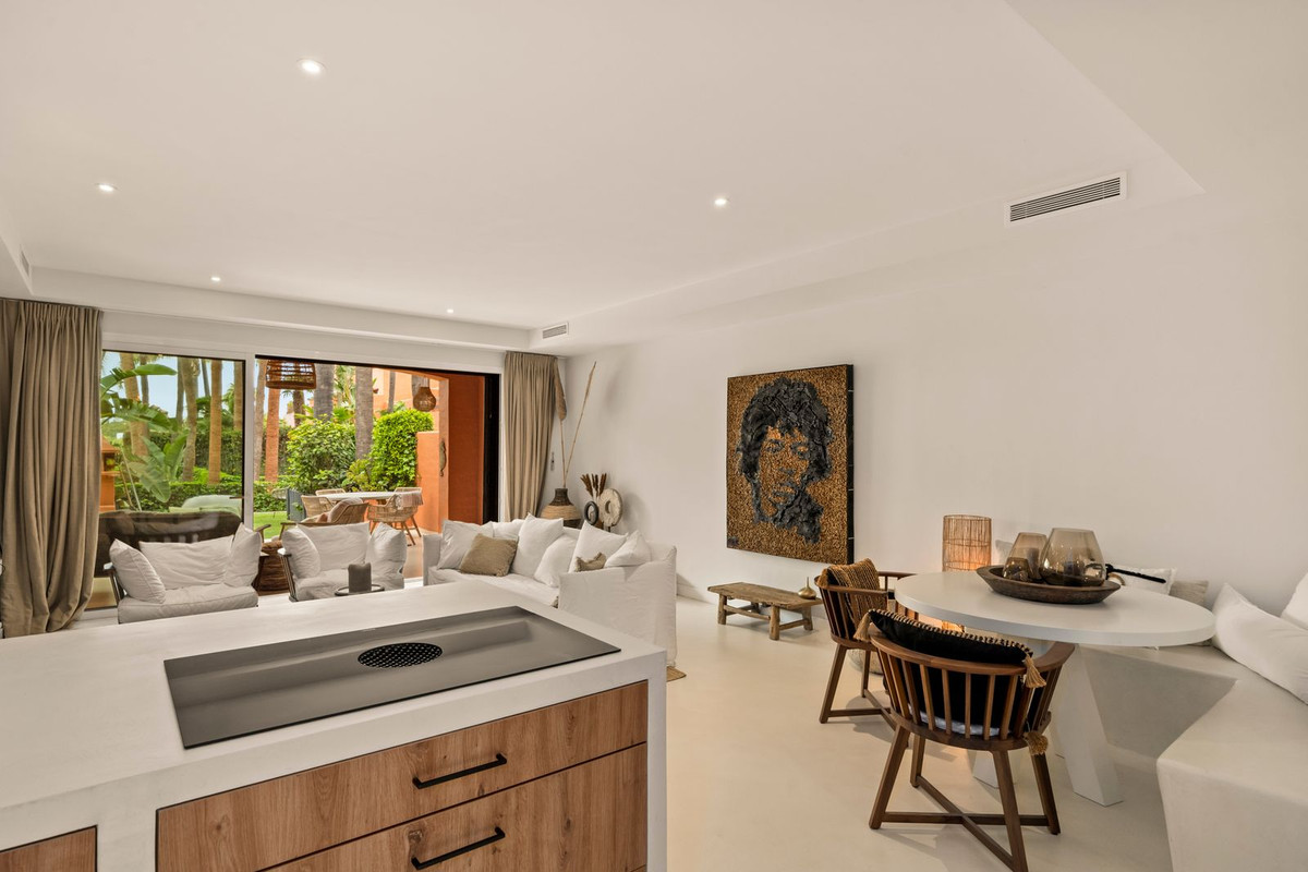 4 Bed Townhouse for sale in The Golden Mile Costa Del Sol, Málaga, Spain