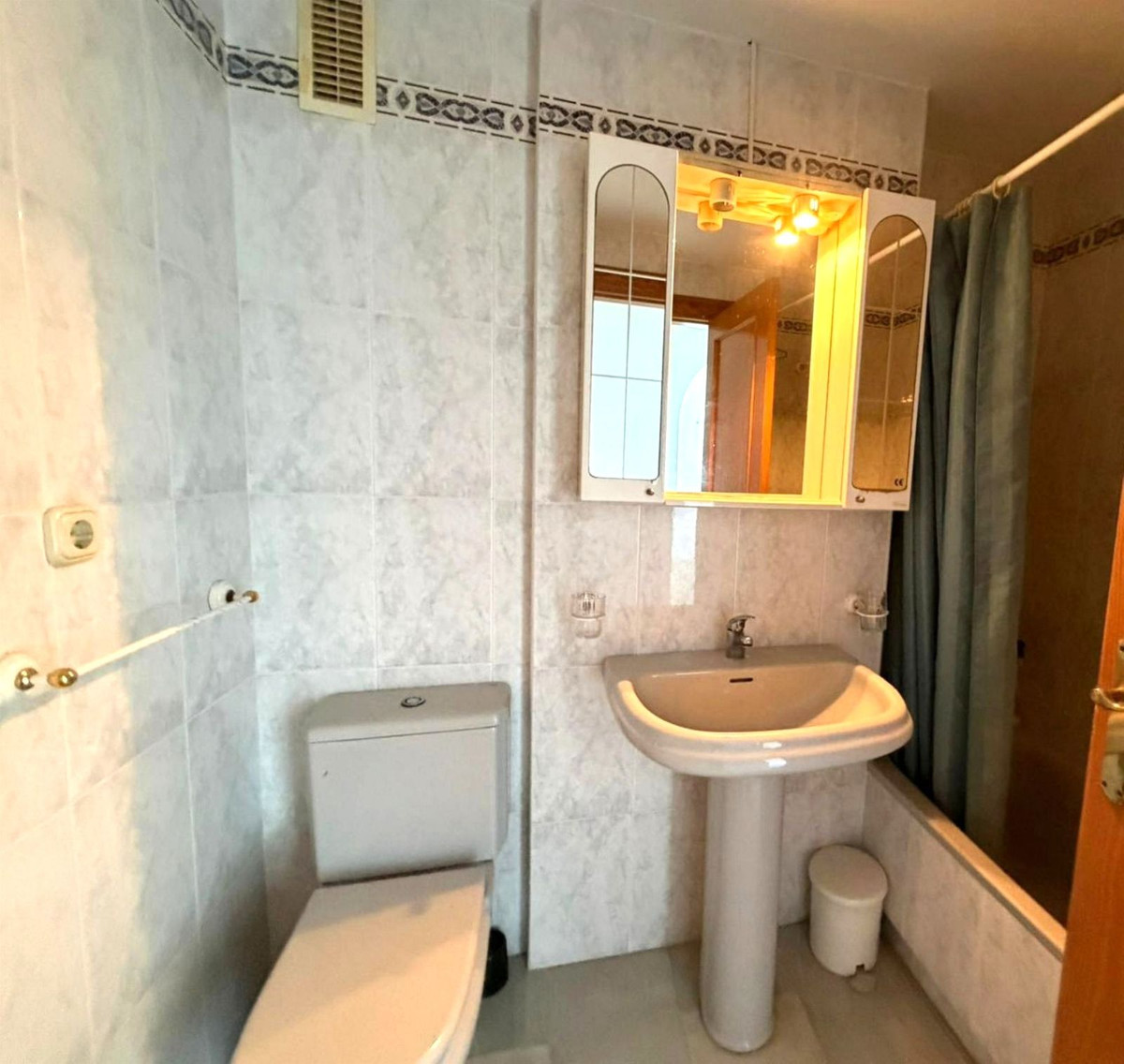 3 Bed Apartment for sale in Estepona Costa Del Sol, Málaga, Spain
