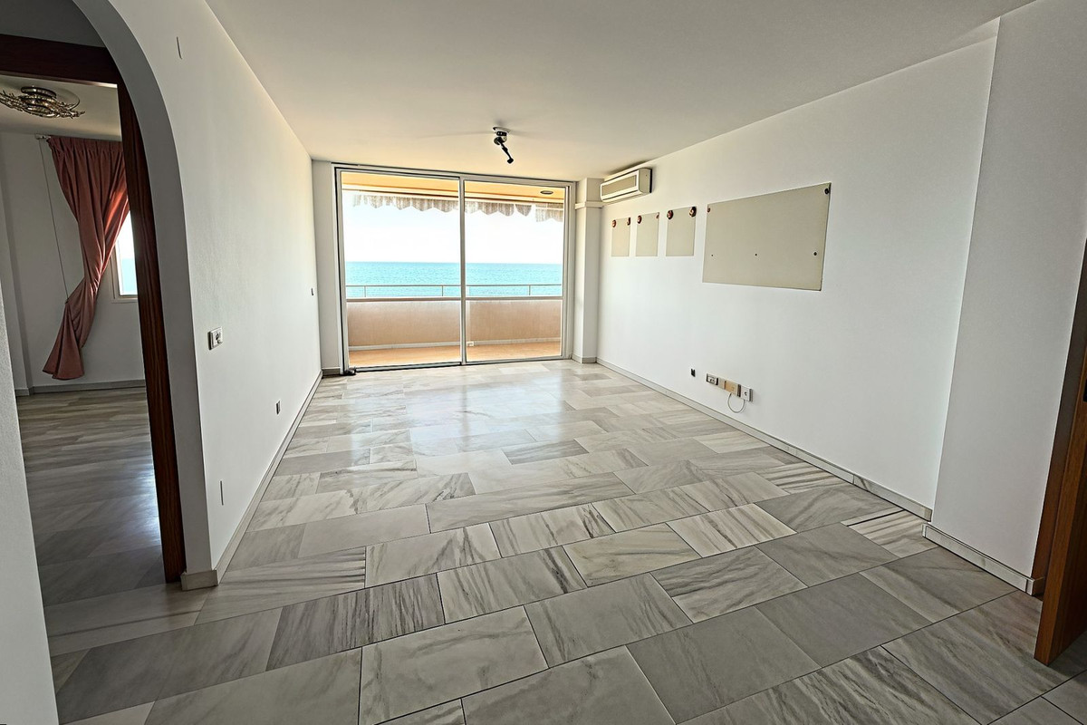 3 Bed Apartment for sale in Estepona Costa Del Sol, Málaga, Spain