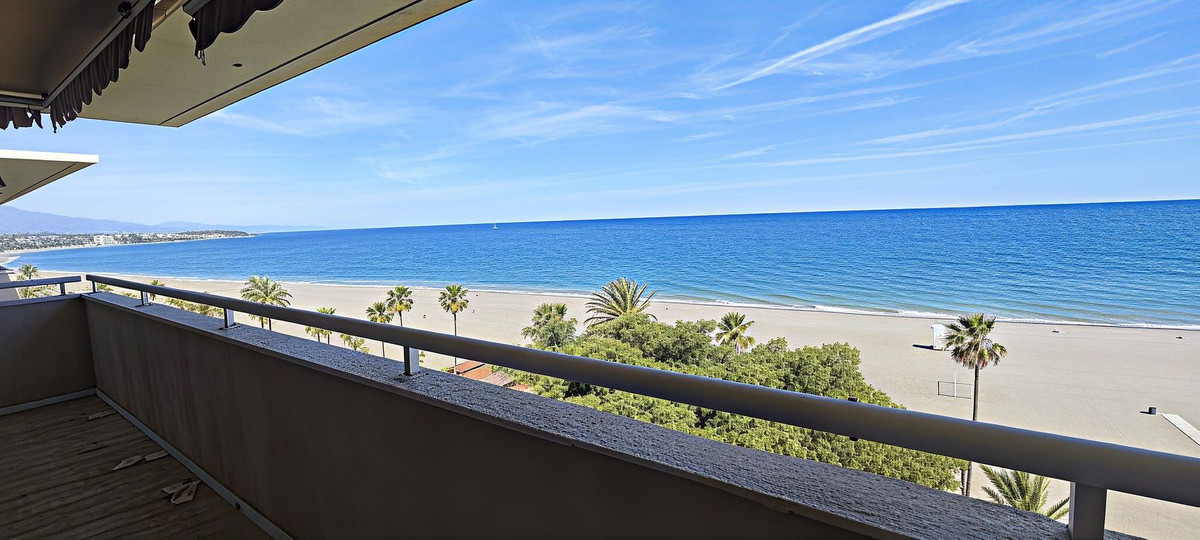 3 Bed Apartment for sale in Estepona Costa Del Sol, Málaga, Spain
