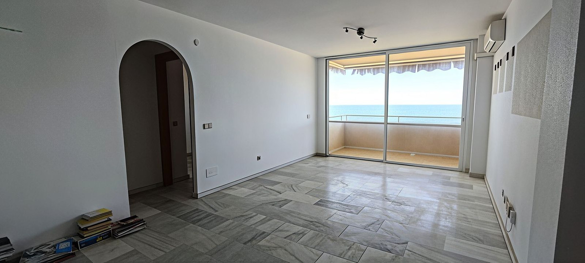 3 Bed Apartment for sale in Estepona Costa Del Sol, Málaga, Spain