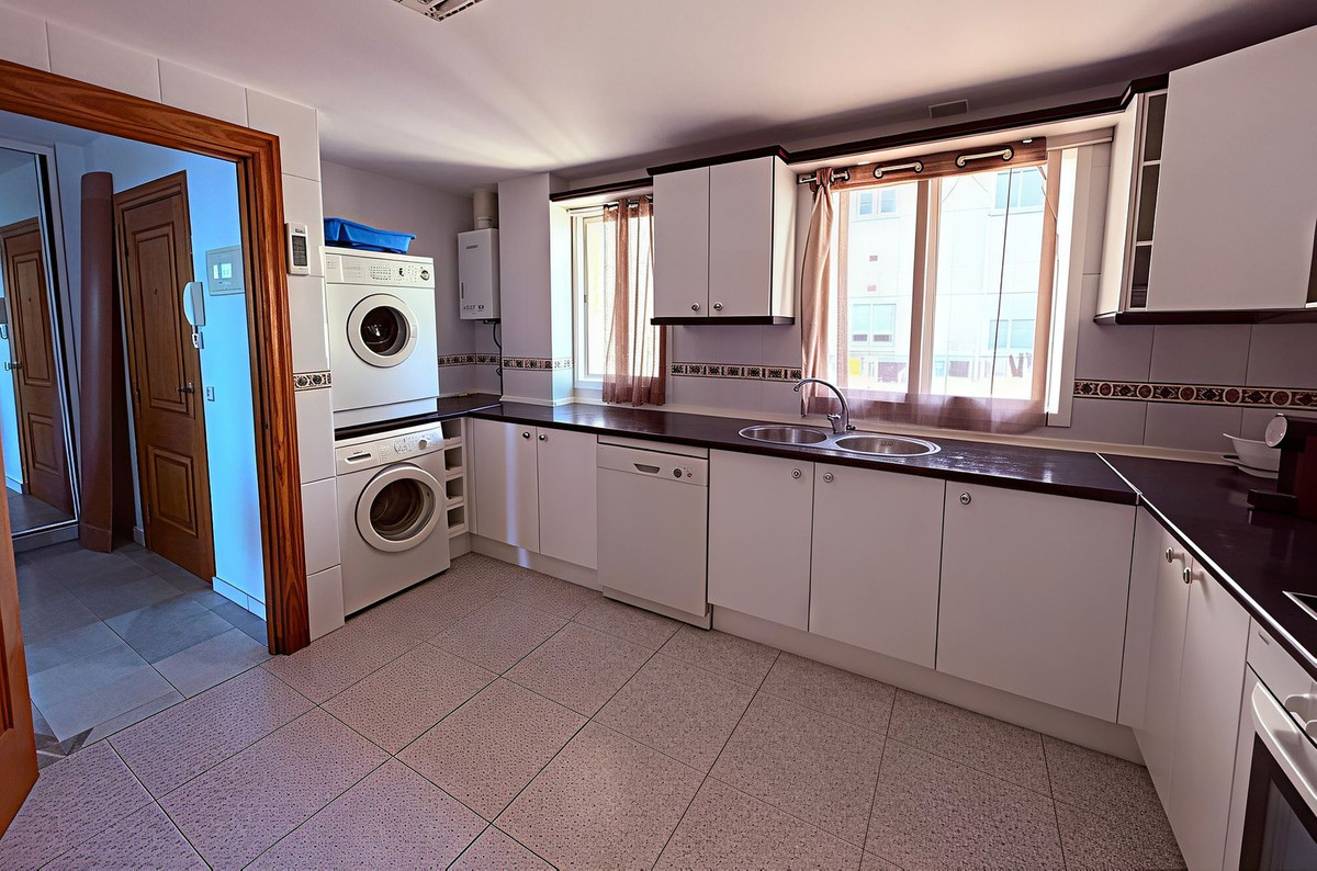 3 Bed Apartment for sale in Estepona Costa Del Sol, Málaga, Spain