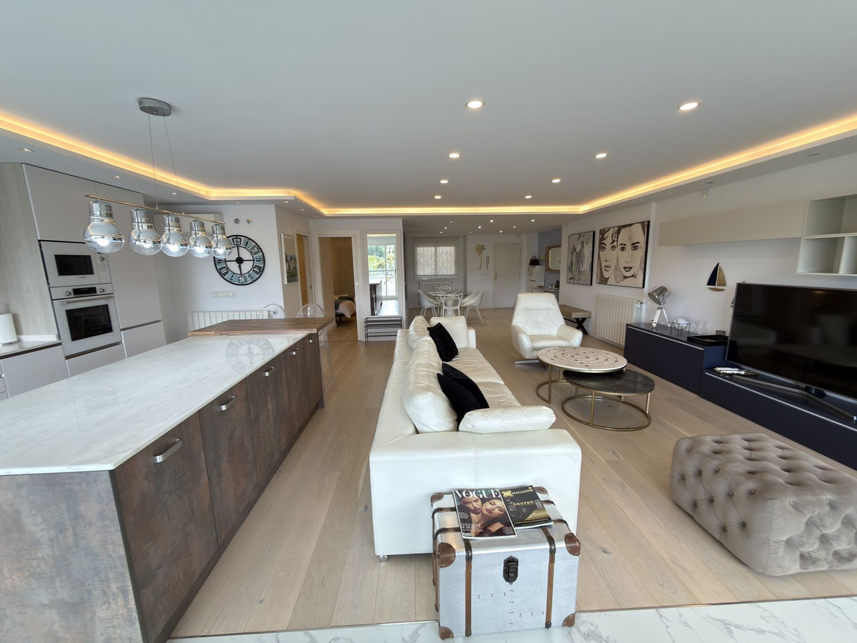 2 Bed Apartment for sale in San Pedro De Alcántara Costa Del Sol, Málaga, Spain