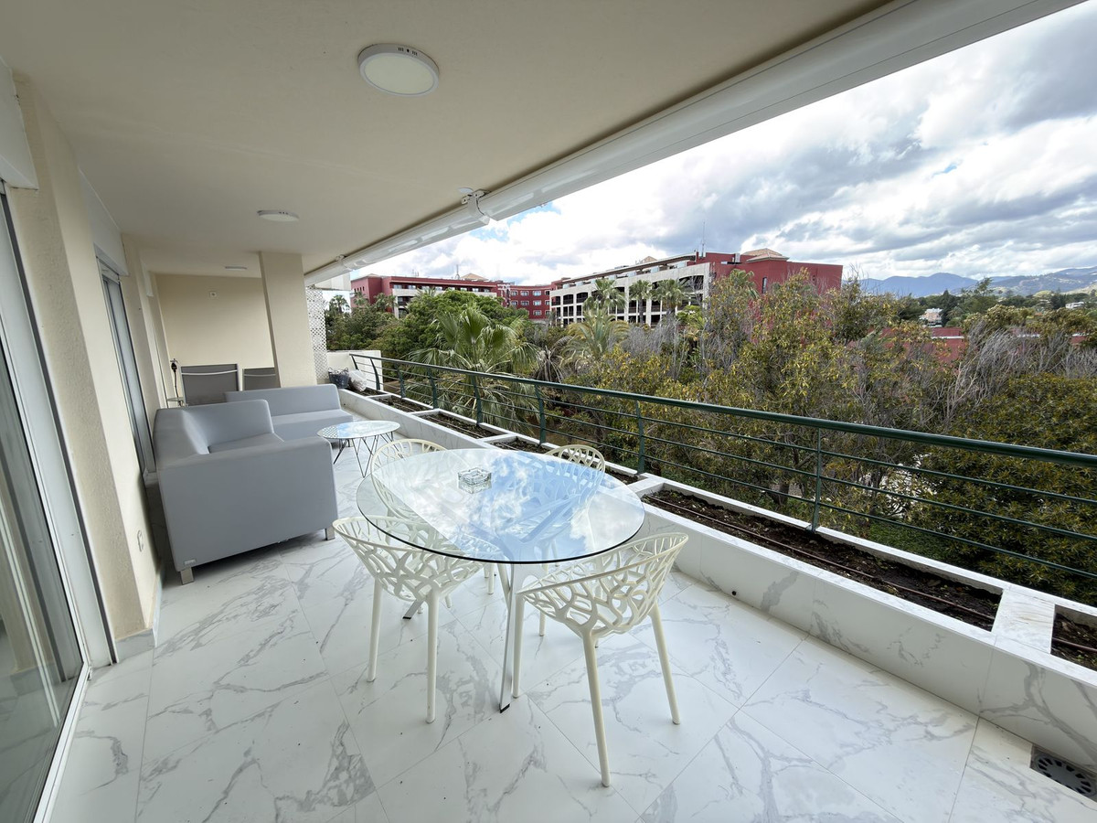 2 Bed Apartment for sale in San Pedro De Alcántara Costa Del Sol, Málaga, Spain