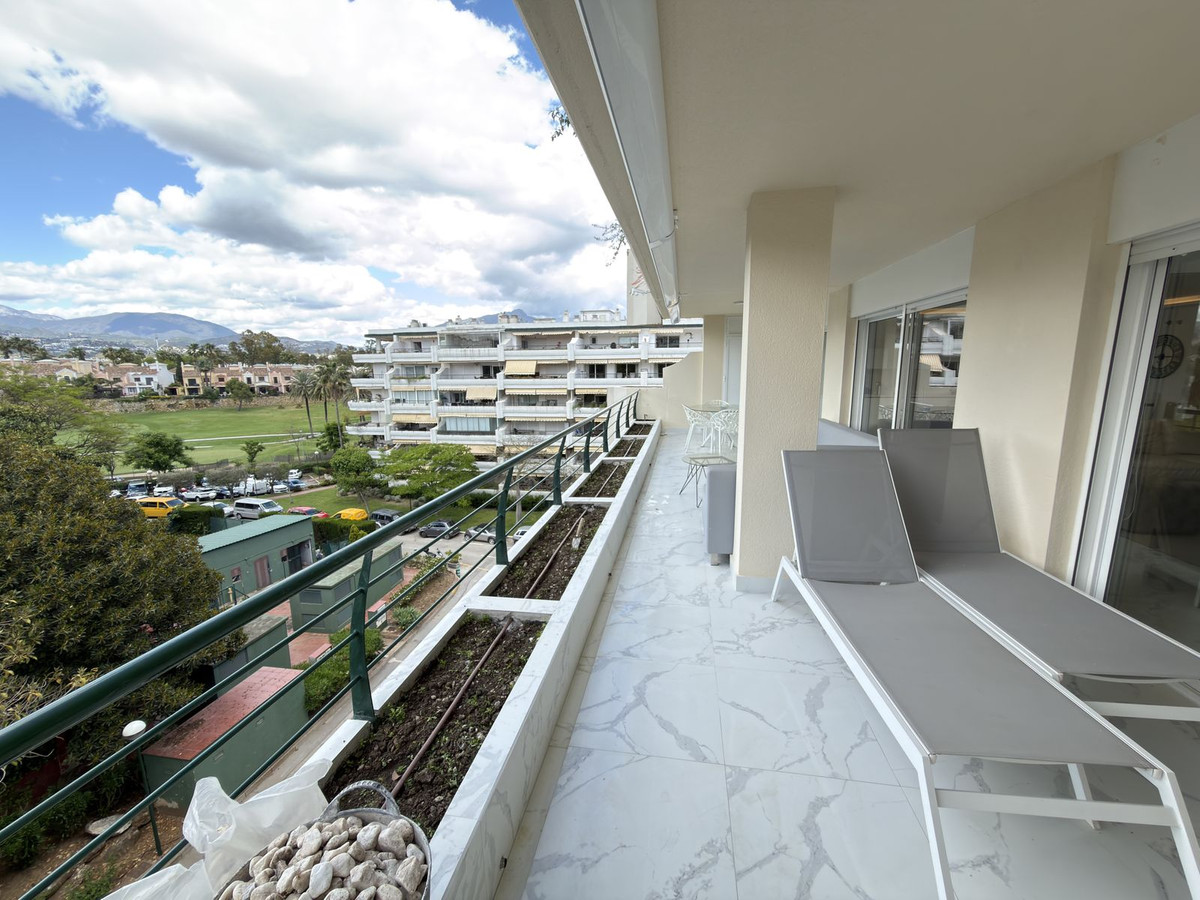 2 Bed Apartment for sale in San Pedro De Alcántara Costa Del Sol, Málaga, Spain