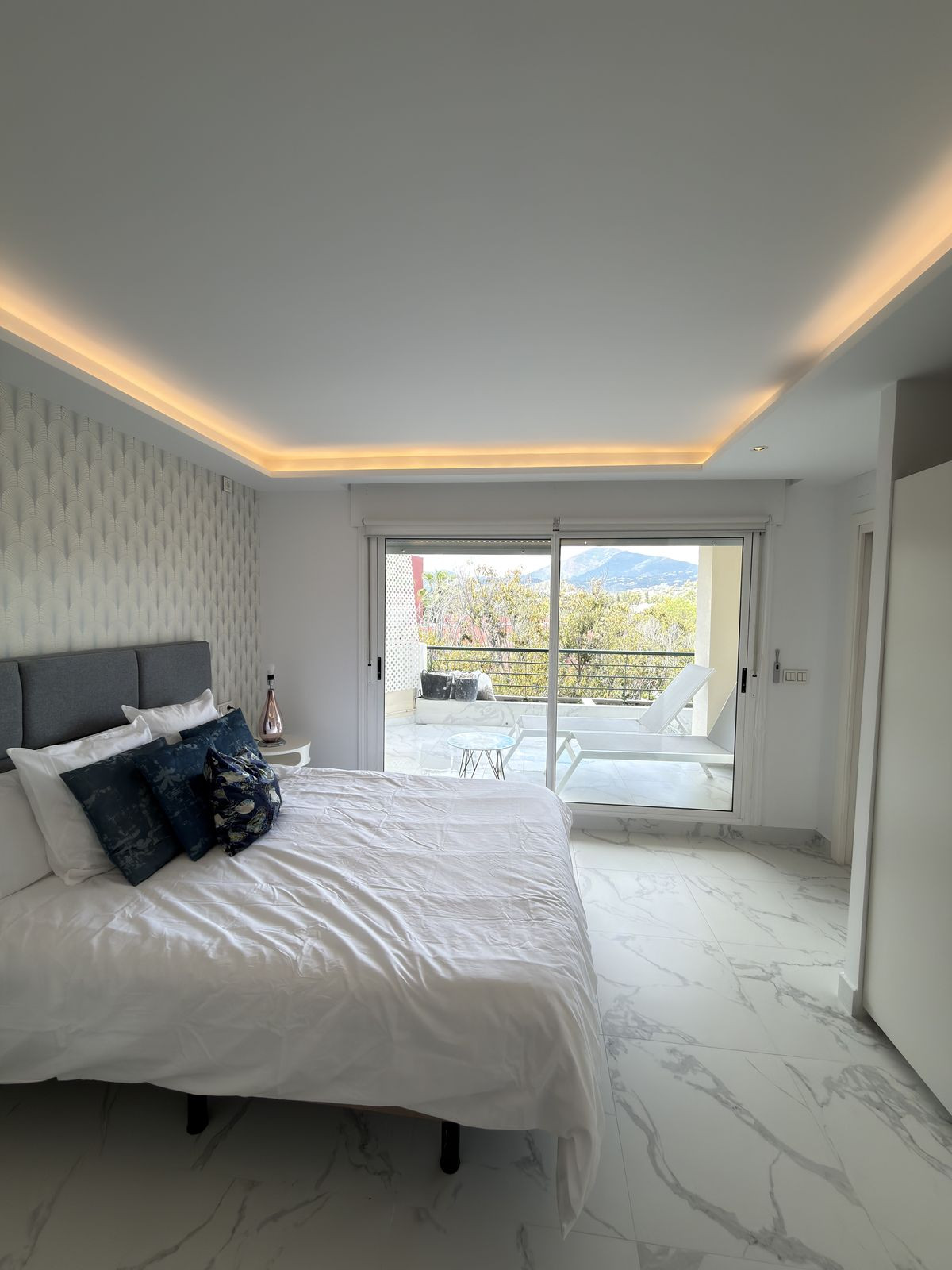 2 Bed Apartment for sale in San Pedro De Alcántara Costa Del Sol, Málaga, Spain