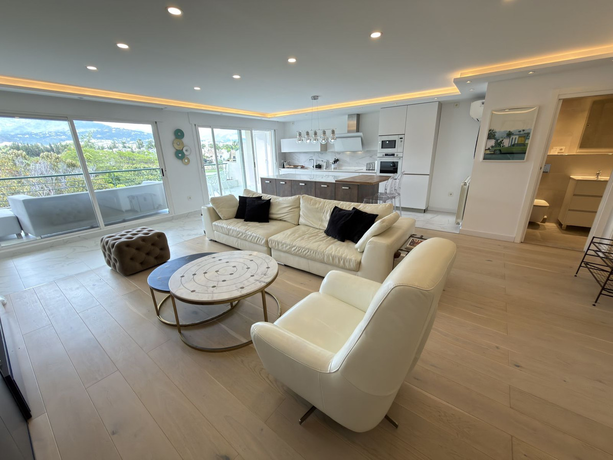 2 Bed Apartment for sale in San Pedro De Alcántara Costa Del Sol, Málaga, Spain