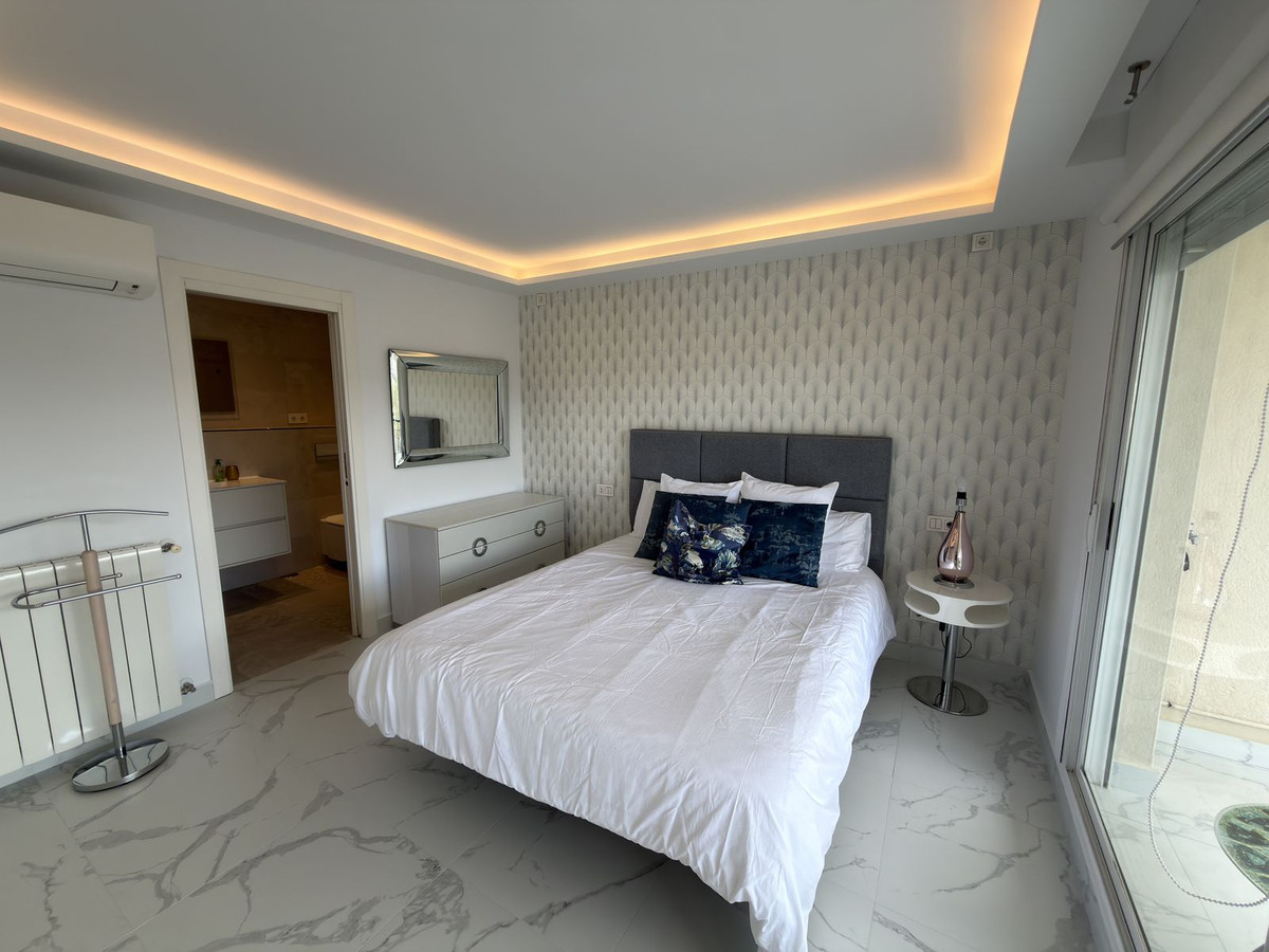 2 Bed Apartment for sale in San Pedro De Alcántara Costa Del Sol, Málaga, Spain