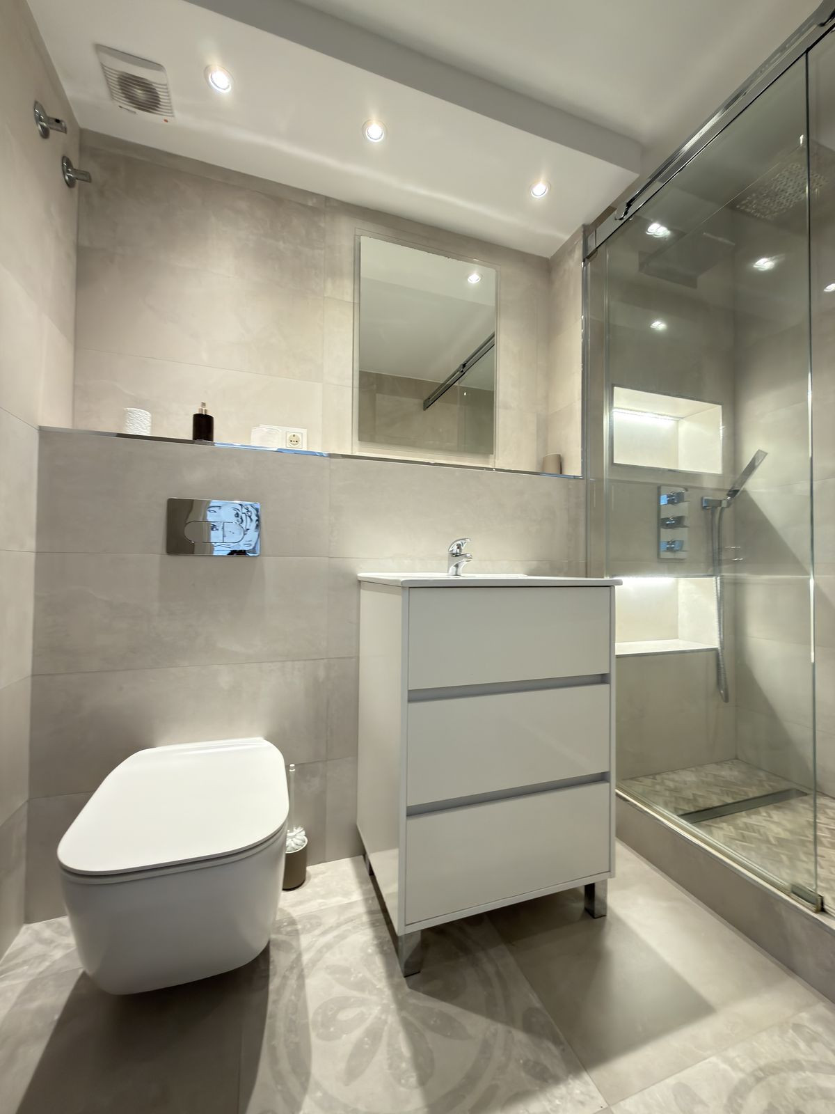 2 Bed Apartment for sale in San Pedro De Alcántara Costa Del Sol, Málaga, Spain