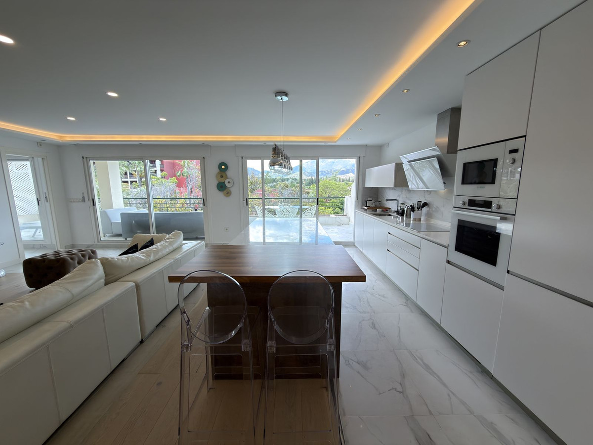 2 Bed Apartment for sale in San Pedro De Alcántara Costa Del Sol, Málaga, Spain