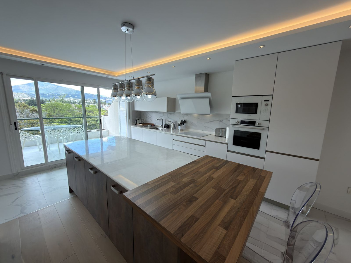 2 Bed Apartment for sale in San Pedro De Alcántara Costa Del Sol, Málaga, Spain