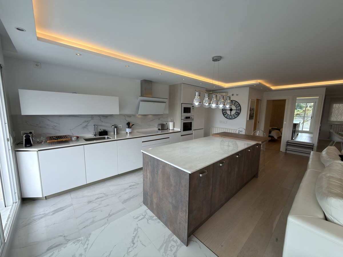 2 Bed Apartment for sale in San Pedro De Alcántara Costa Del Sol, Málaga, Spain
