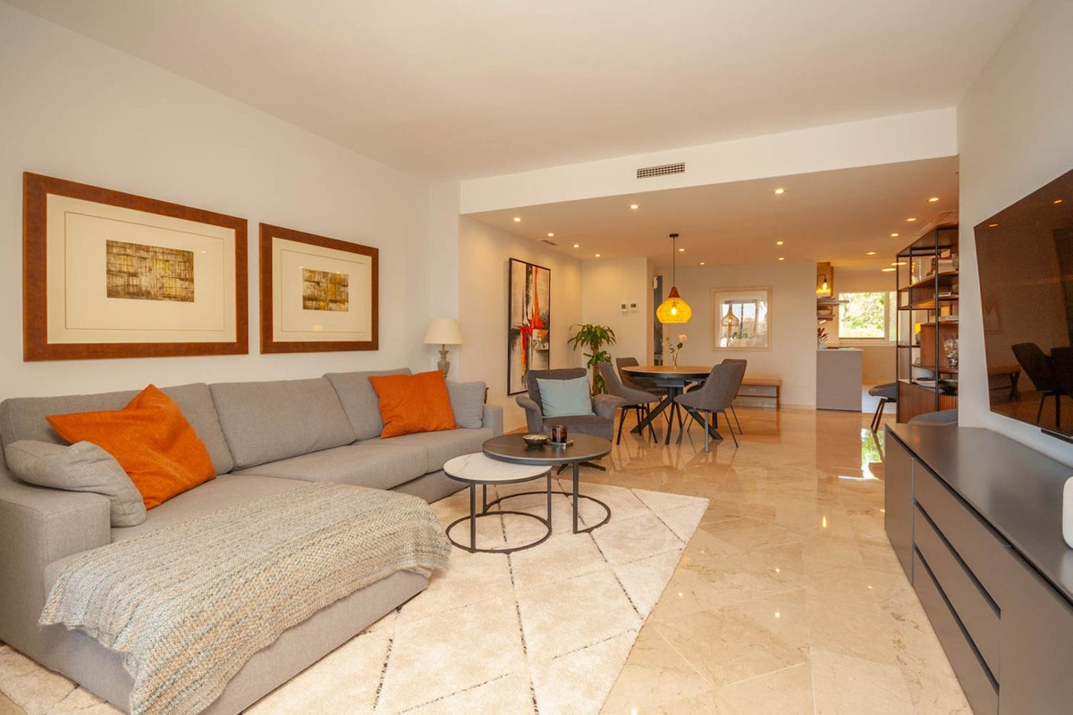3 Bed Apartment for sale in Elviria Costa Del Sol, Málaga, Spain