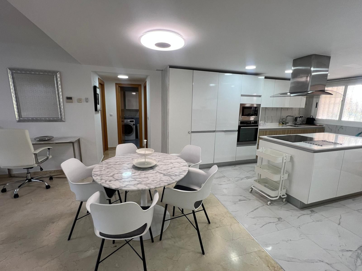 3 Bed Apartment for sale in San Pedro De Alcántara Costa Del Sol, Málaga, Spain