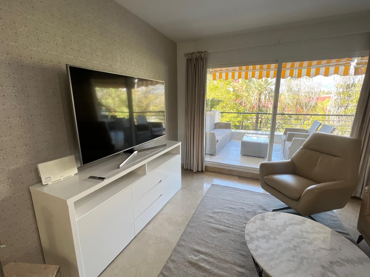 3 Bed Apartment for sale in San Pedro De Alcántara Costa Del Sol, Málaga, Spain