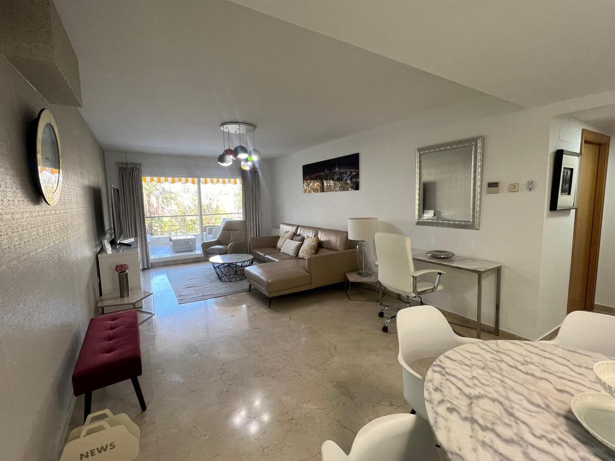 3 Bed Apartment for sale in San Pedro De Alcántara Costa Del Sol, Málaga, Spain