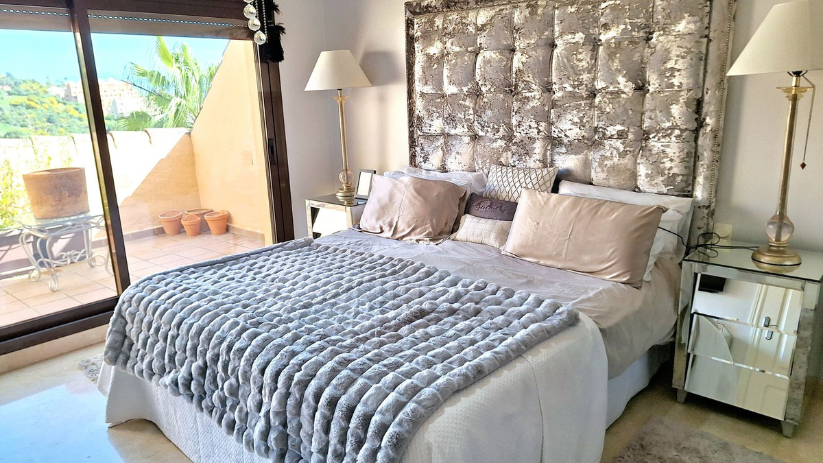 2 Bed Apartment for sale in La Duquesa Costa Del Sol, Málaga, Spain