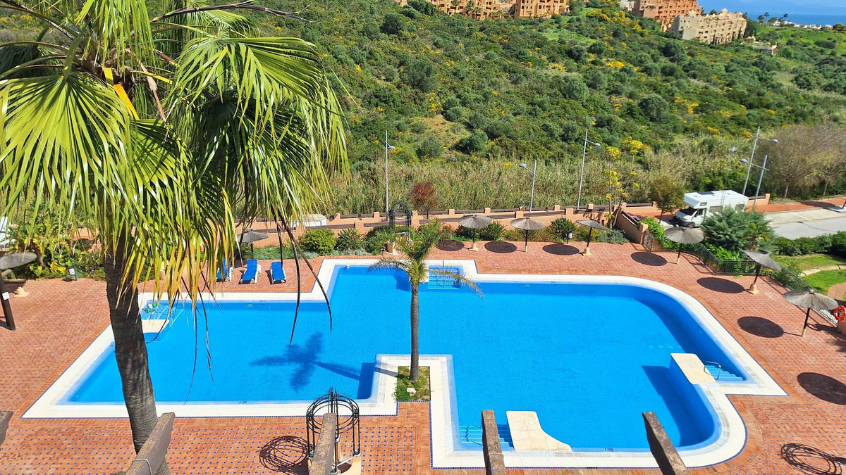 2 Bed Apartment for sale in La Duquesa Costa Del Sol, Málaga, Spain