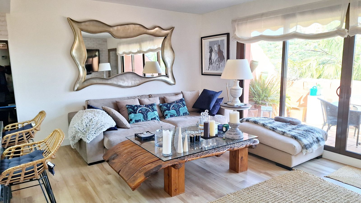 2 Bed Apartment for sale in La Duquesa Costa Del Sol, Málaga, Spain