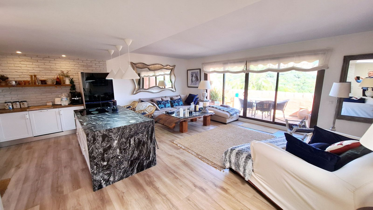2 Bed Apartment for sale in La Duquesa Costa Del Sol, Málaga, Spain