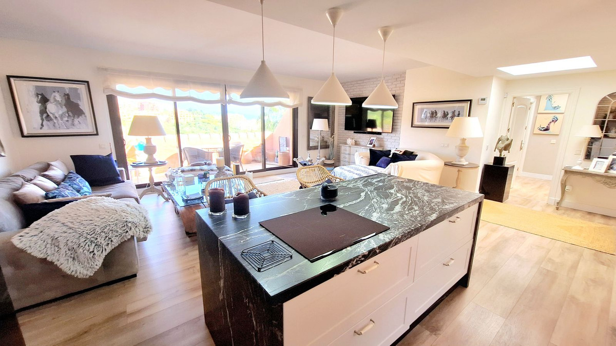2 Bed Apartment for sale in La Duquesa Costa Del Sol, Málaga, Spain