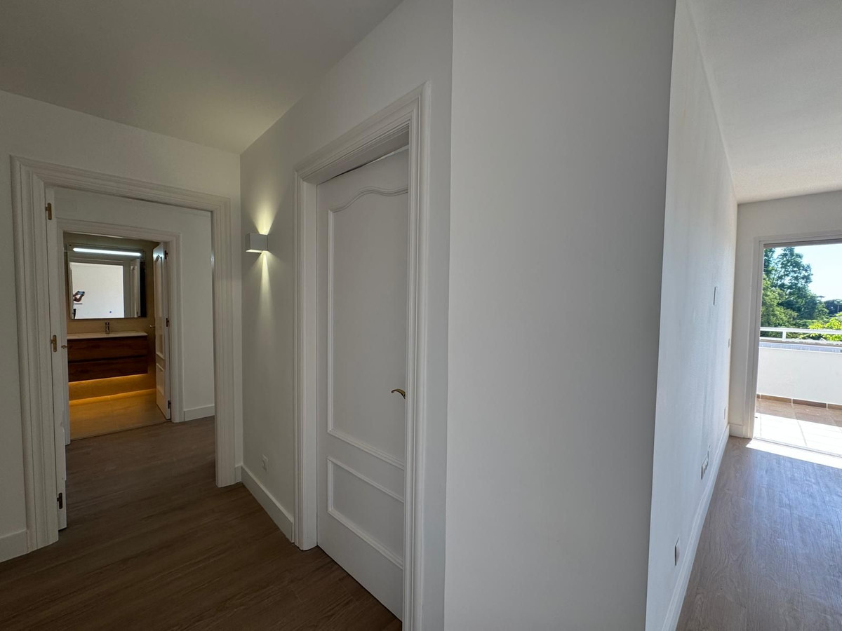 2 Bed Apartment for sale in Atalaya Costa Del Sol, Málaga, Spain
