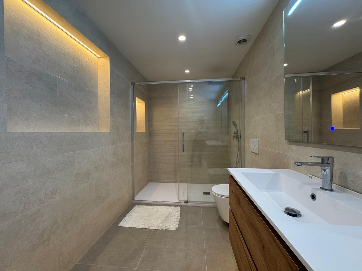 2 Bed Apartment for sale in Atalaya Costa Del Sol, Málaga, Spain