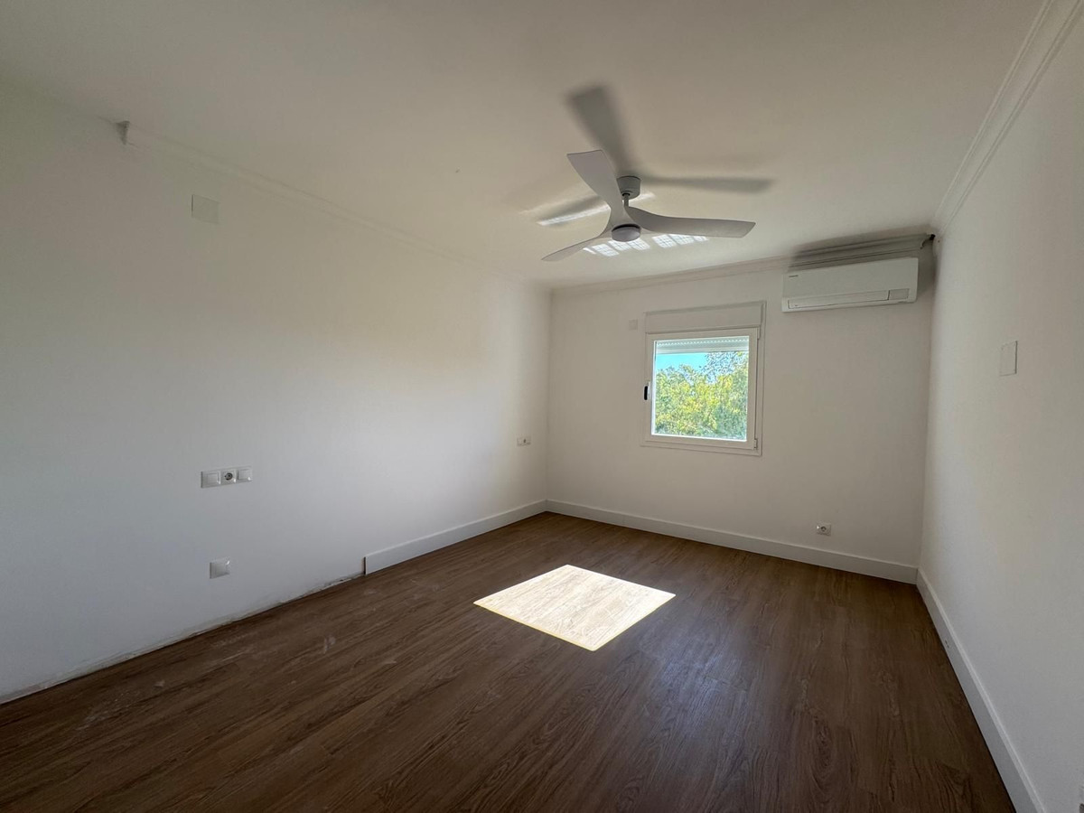 2 Bed Apartment for sale in Atalaya Costa Del Sol, Málaga, Spain