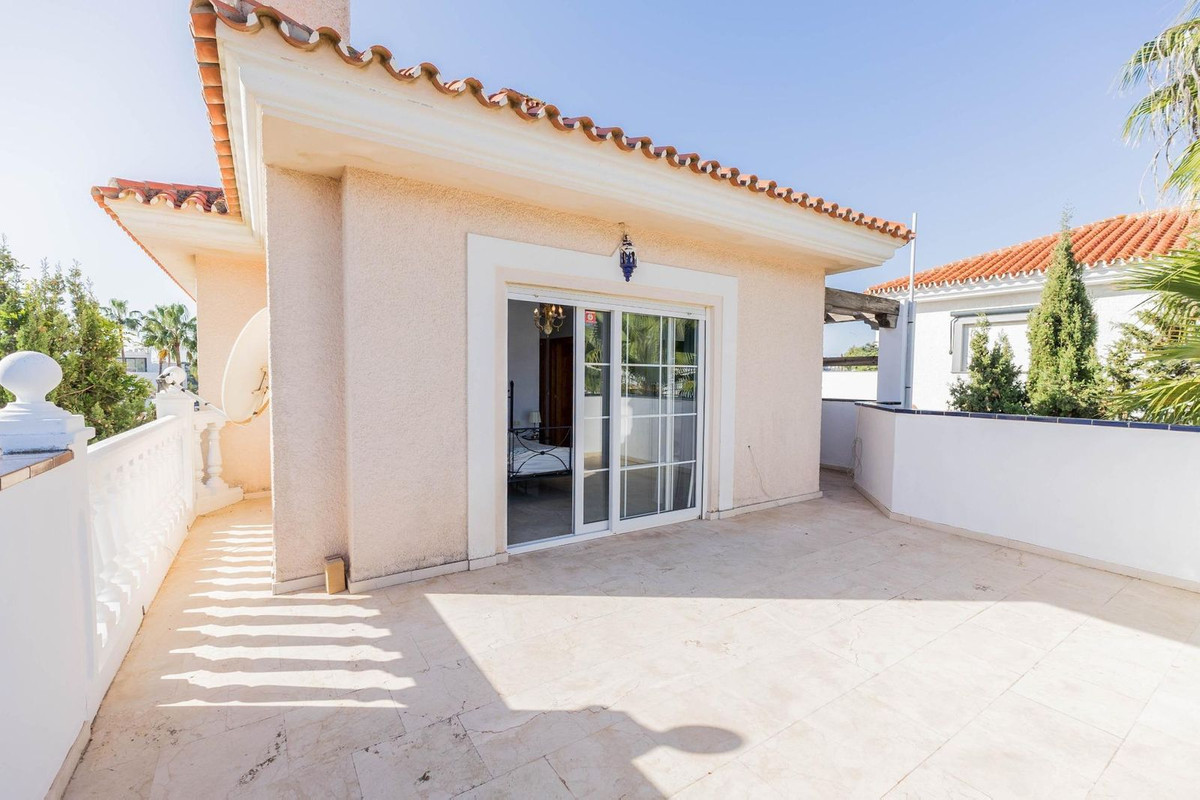 3 Bed Townhouse for sale in Fuengirola Costa Del Sol, Málaga, Spain
