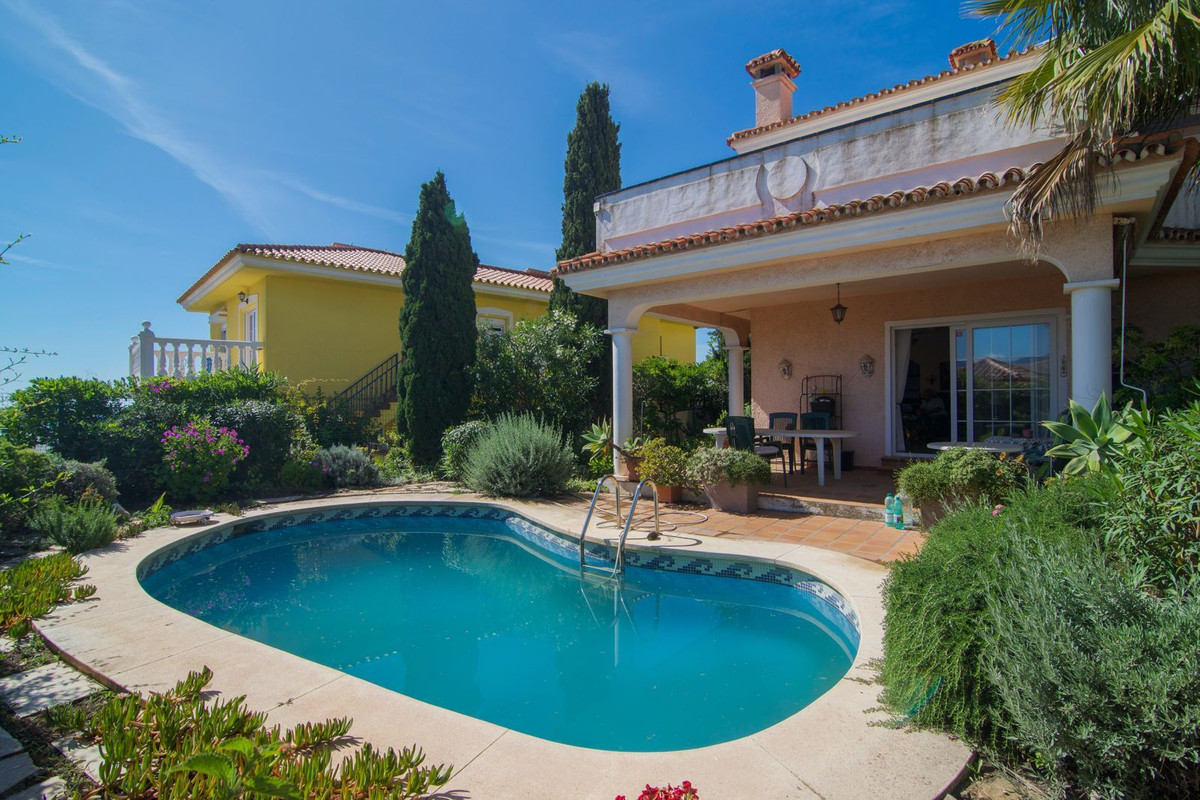 3 Bed Townhouse for sale in Fuengirola Costa Del Sol, Málaga, Spain