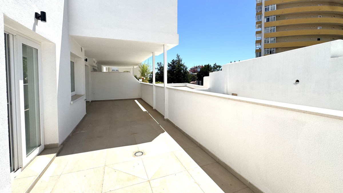 Se vende Apartamento Planta Baja de 3 dormitorios en Costa Del Sol, Málaga, España