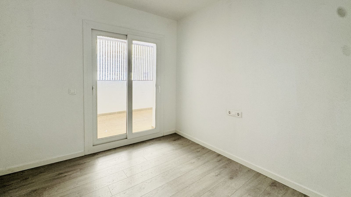 Se vende Apartamento Planta Baja de 3 dormitorios en Costa Del Sol, Málaga, España