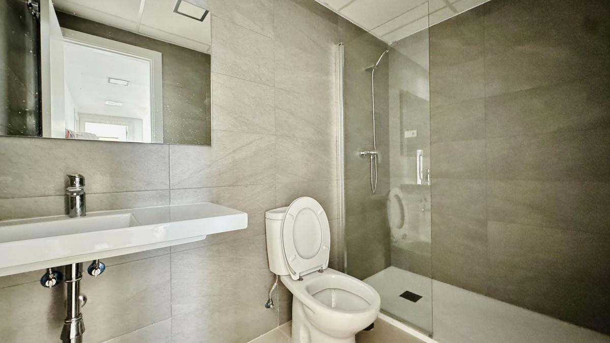 Se vende Apartamento Planta Baja de 3 dormitorios en Costa Del Sol, Málaga, España