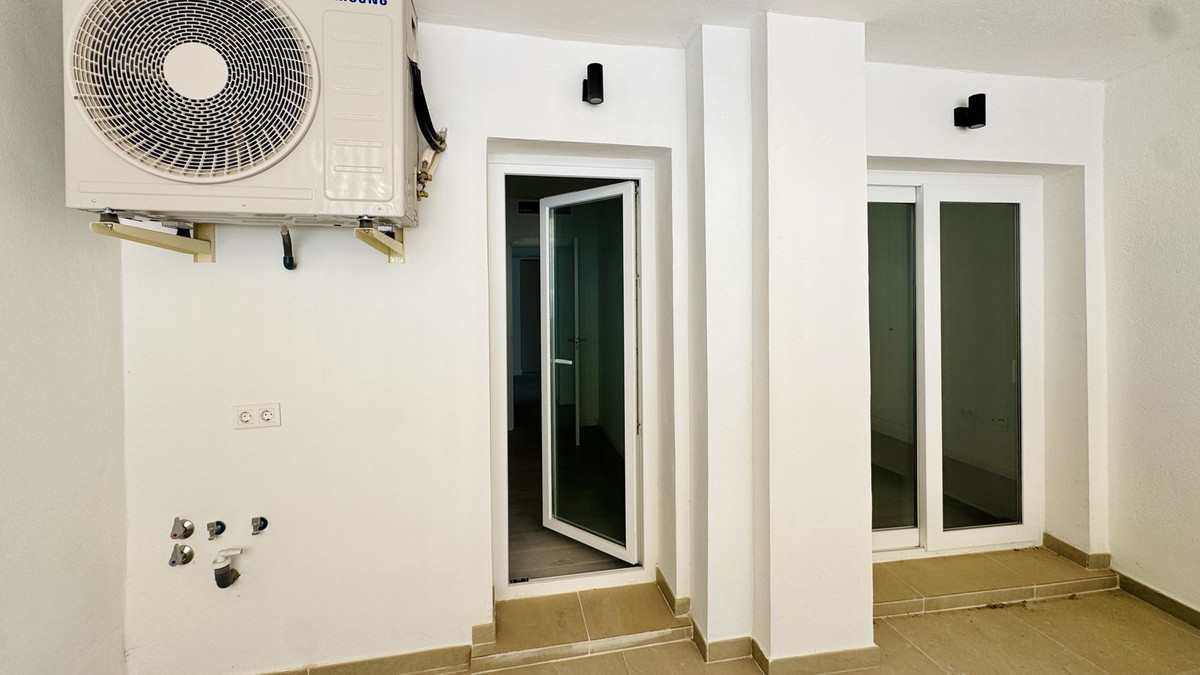 Se vende Apartamento Planta Baja de 3 dormitorios en Costa Del Sol, Málaga, España