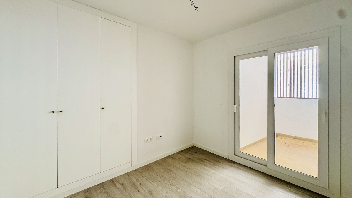 Se vende Apartamento Planta Baja de 3 dormitorios en Costa Del Sol, Málaga, España