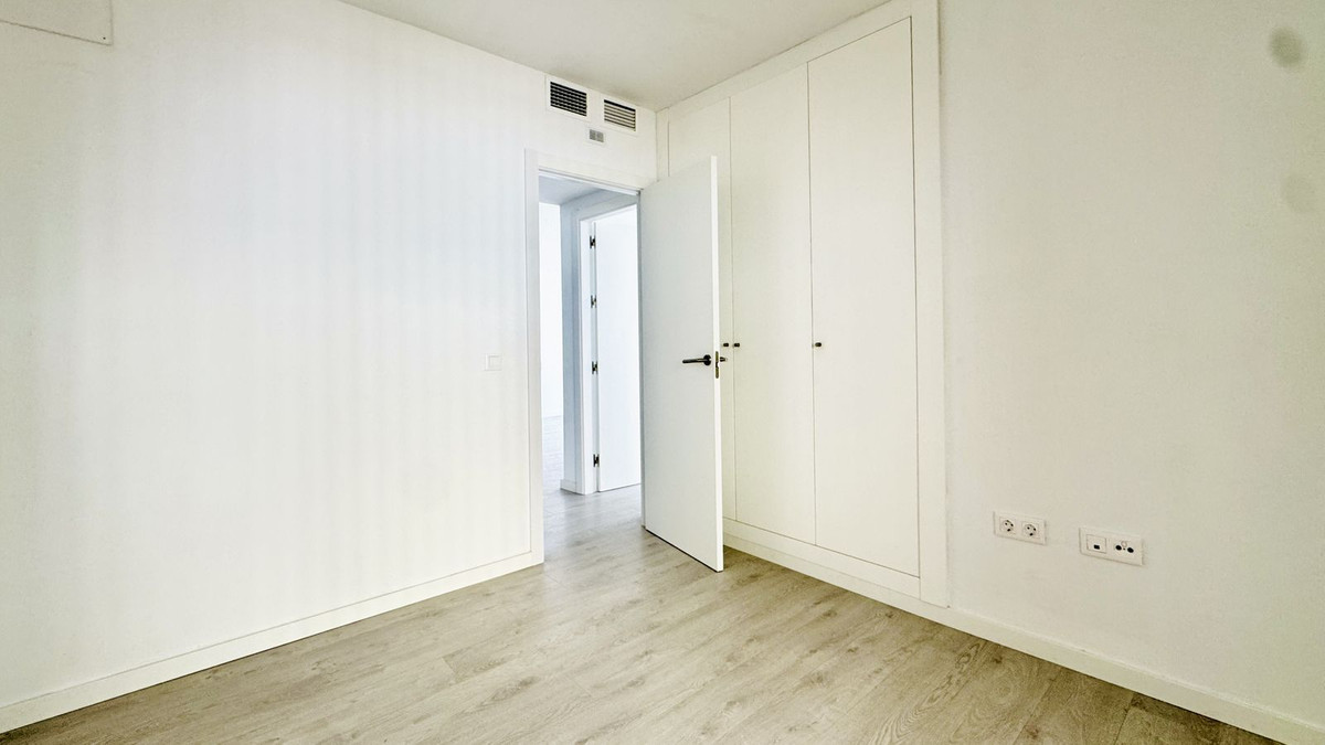 Se vende Apartamento Planta Baja de 3 dormitorios en Costa Del Sol, Málaga, España
