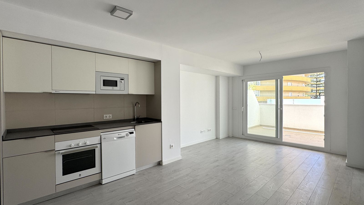 Se vende Apartamento Planta Baja de 3 dormitorios en Costa Del Sol, Málaga, España