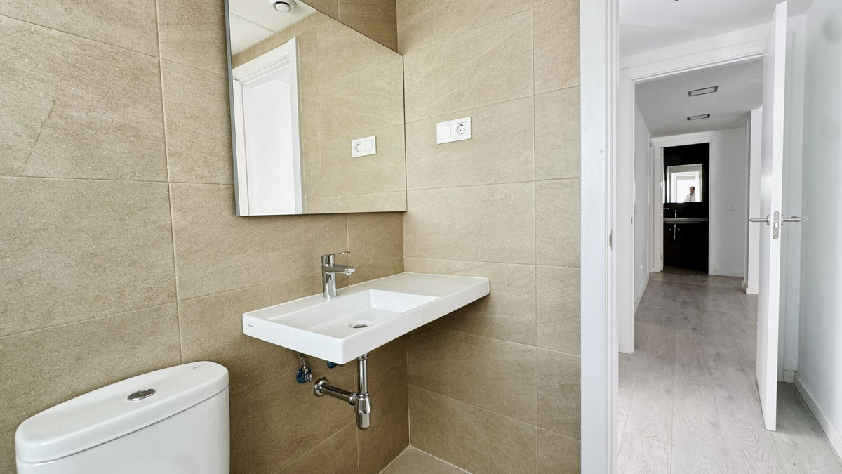Se vende Apartamento Planta Baja de 3 dormitorios en Costa Del Sol, Málaga, España