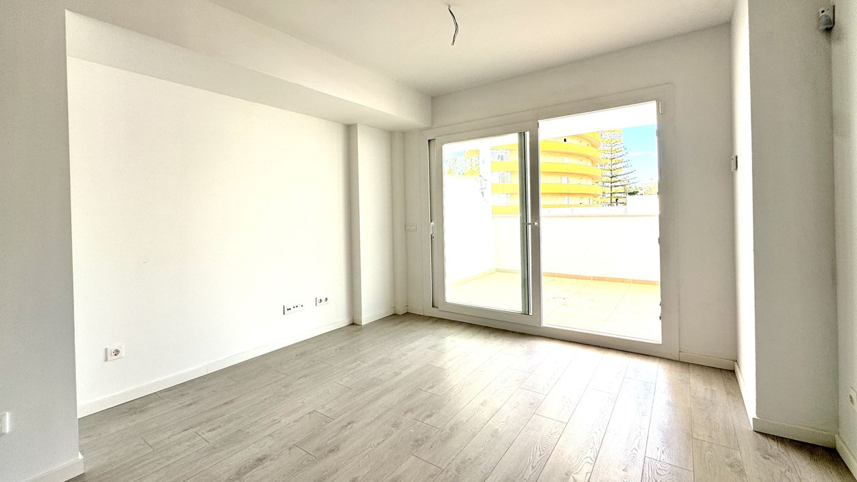 Se vende Apartamento Planta Baja de 3 dormitorios en Costa Del Sol, Málaga, España